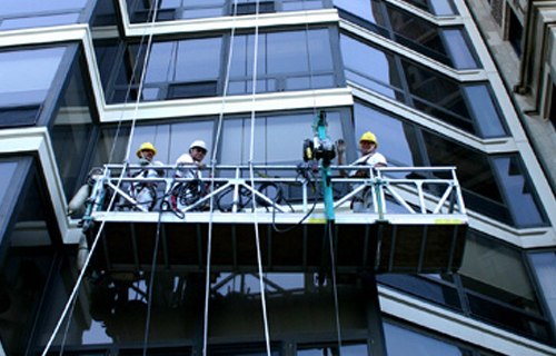 如何確保建筑吊籃工人高空安全？